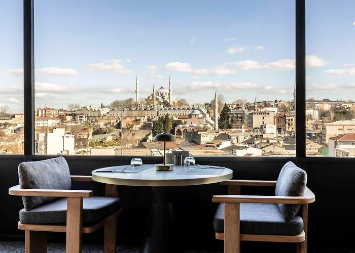 酒店 Moevenpick Old Town 5*