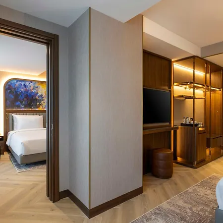 Hotel Moevenpick Old Town 5*