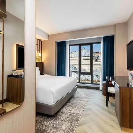 Moevenpick Old Town מלון