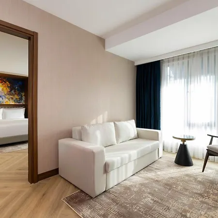 Moevenpick Old Town 5*