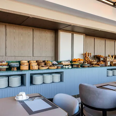 Moevenpick Old Town Hotel 5*