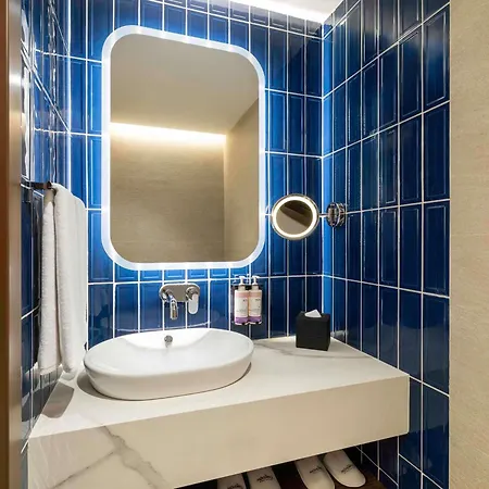 Hotel Moevenpick Old Town 5*