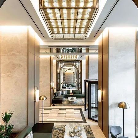 Moevenpick Old Town 5*