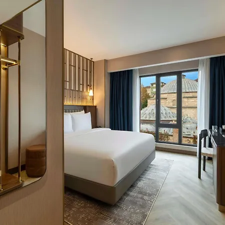 Hotel Moevenpick Old Town 5*