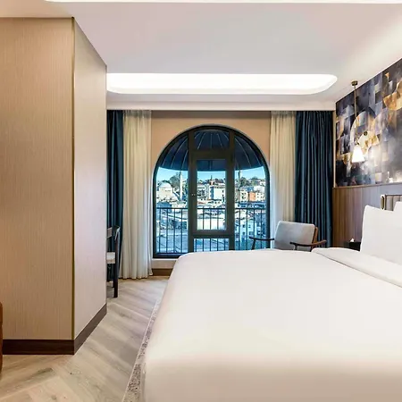 Moevenpick Old Town Hotel 5*