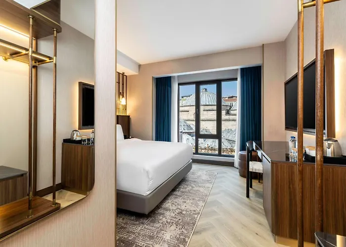 Mövenpick Old Town Hotell