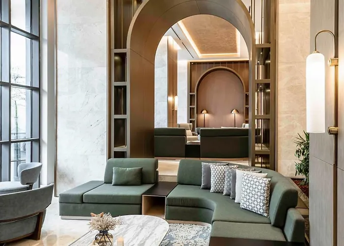 Hotell Mövenpick Old Town 5*