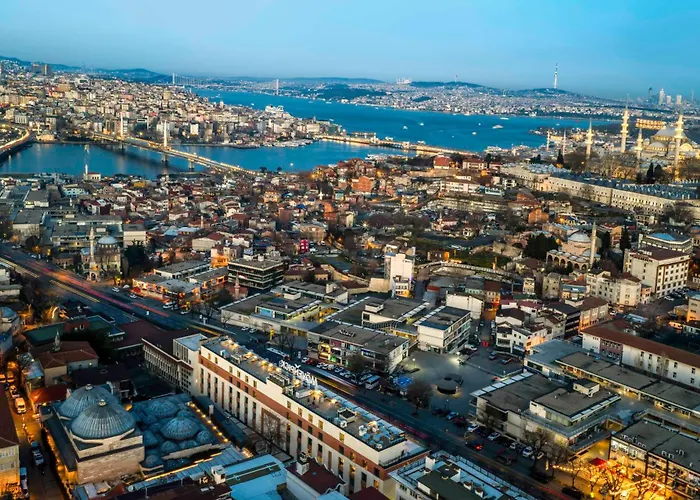 Mövenpick Old Town Hotell 5*