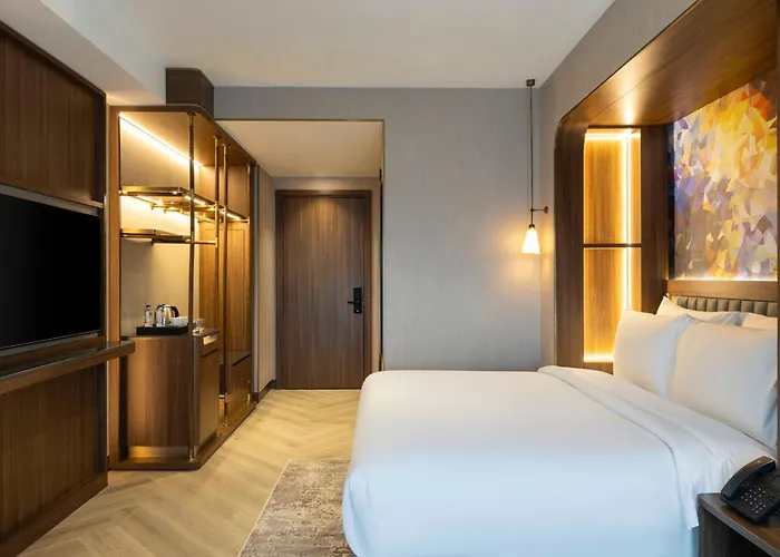 Moevenpick Old Town 5*