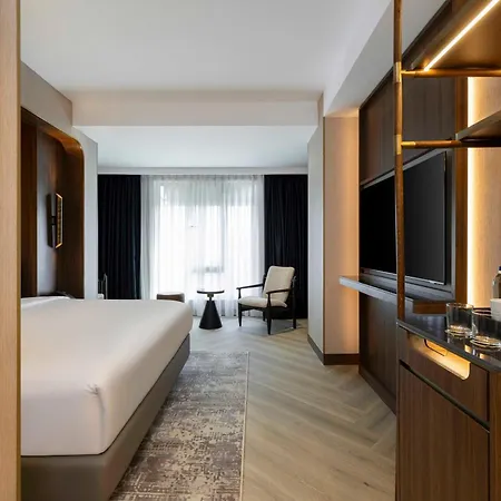 Moevenpick Old Town Hotel 5*